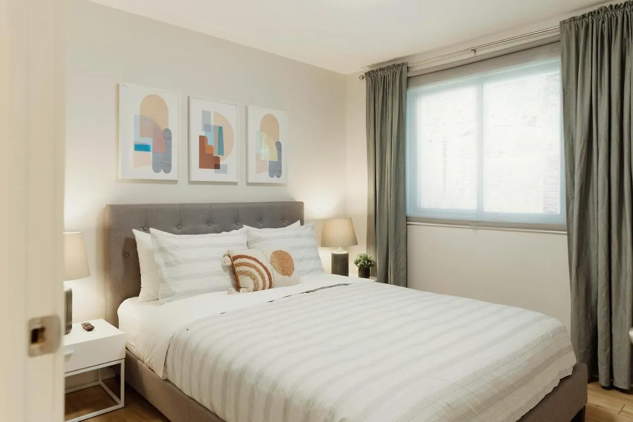 Modern, Luxurious Apartment Near Downtown Ottawa Kanada